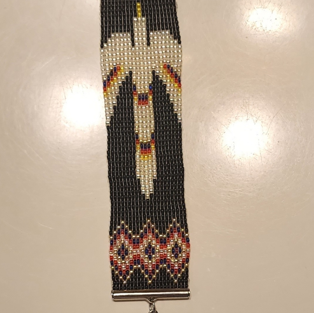 Native American Bracelet Hand Beaded Toggle closure - Picture 6 of 7